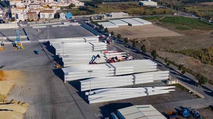 Aspecto del muelle de las Azucenas el pasado fin de semana