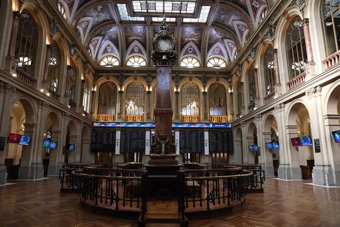 Interior del Palacio de la Bolsa. Ibex 35 de la Bolsa de Madrid.