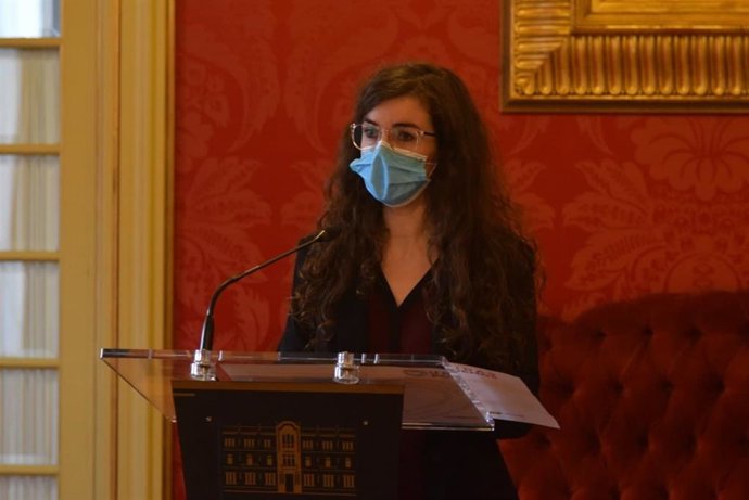 Archivo - La portavoz adjunta del Grupo Unidas Podemos, Esperana Sans, en el Parlament balear.