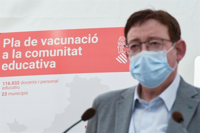 El presidente de la Generalitat Valenciana, Ximo Puig, durante una visita al hospital auxiliar de La Fe