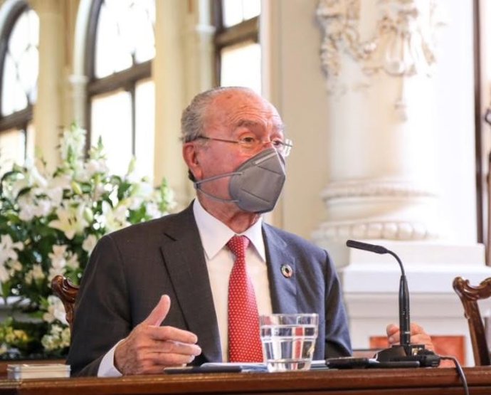 El alcalde de Málaga, Francisco de la Torre, en rueda de prensa