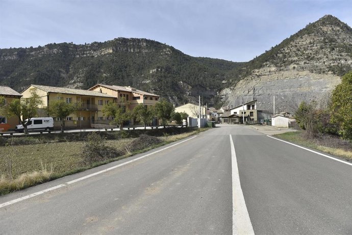 Carretera en dirección al municipio de Santa Liestra y San Quílez en Huesca
