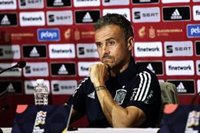 Luis Enrique: "Iniesta son palabras mayores, Pedri tiene que parecerse a Pedri"