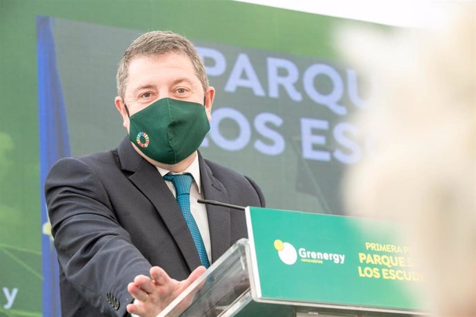 El Presidente De Castilla-La Mancha, Emiliano García-Page, Pone La Primera Piedra Del Parque Solar Escuderos En Altarejos.