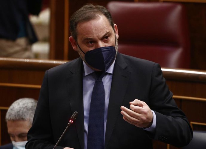 El ministro de Transportes, Movilidad y Agenda Urbana, José Luis Ábalos, interviene en una sesión de control al Gobierno en el Congreso de los Diputados, en Madrid (España), a 10 de marzo de 2021