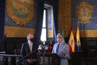 Bendodo pide firmeza al Gobierno para que lleguen vacunas para que empresas no tengan "un verano a mínima actividad"