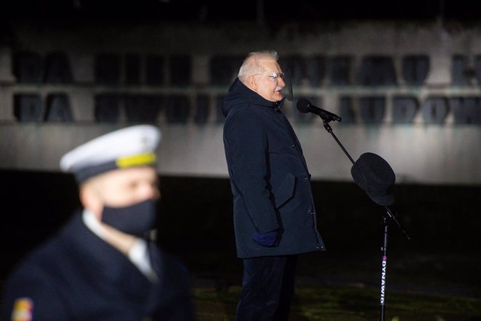 Archivo - 16 December 2020, Poland, Danzig: Former President of Poland Lech Walesa speaks during the 50th anniversary of 'Black Thursday', a violent suppression of mass strikes which cost the lives of over 40 people. Photo: Mateusz Slodkowski/SOPA Image