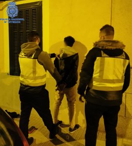 La Policía Nacional detiene a un joven en Palma por varios robos en coches.