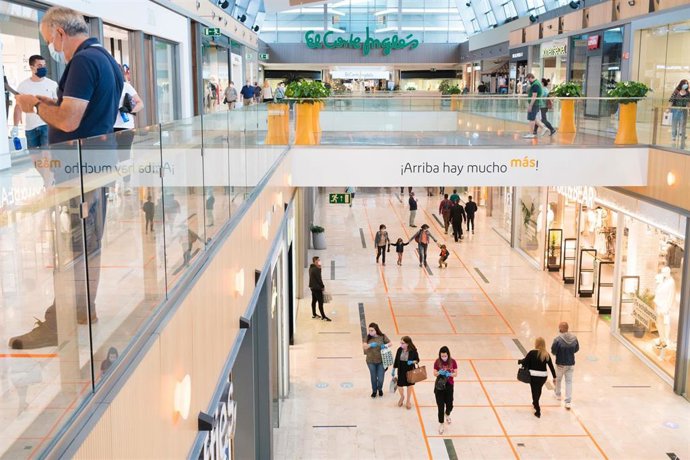 Puerto Venecia mantiene más de 1.300 empleos tras un año de pandemia.