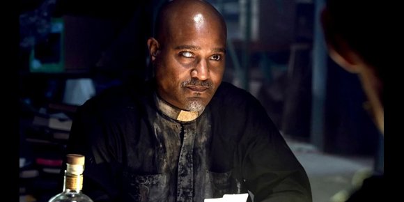 5. The Walking Dead 10x19: Seth Gilliam justifica el gran pecado del padre Gabriel