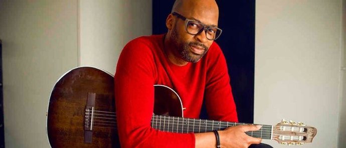 El guitarrista y cantante de jazz Lionel Loueke