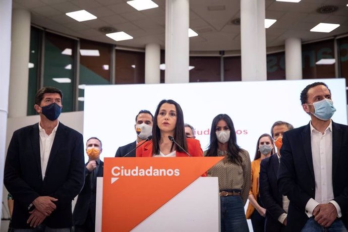 El vicepresidente de la Junta y coordinador de Cs en Andalucía, Juan Marín, este lunes a la izquierda de Inés Arrimadas.