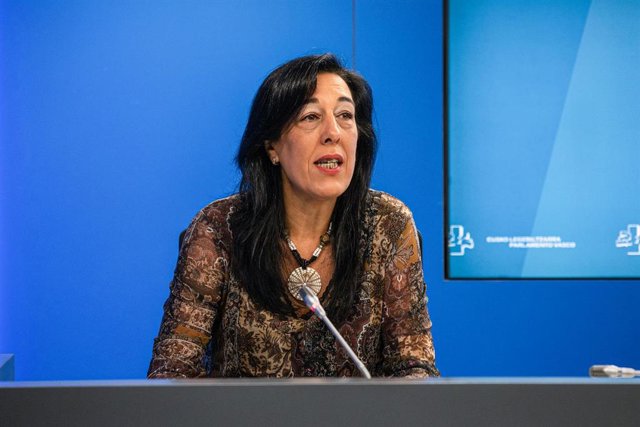 Archivo - La parlamentaria de Vox, Amaia Martínez, en el Parlamento Vasco