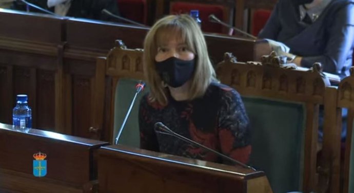 La consejera Ana Cárcaba en la Junta General del Principado.