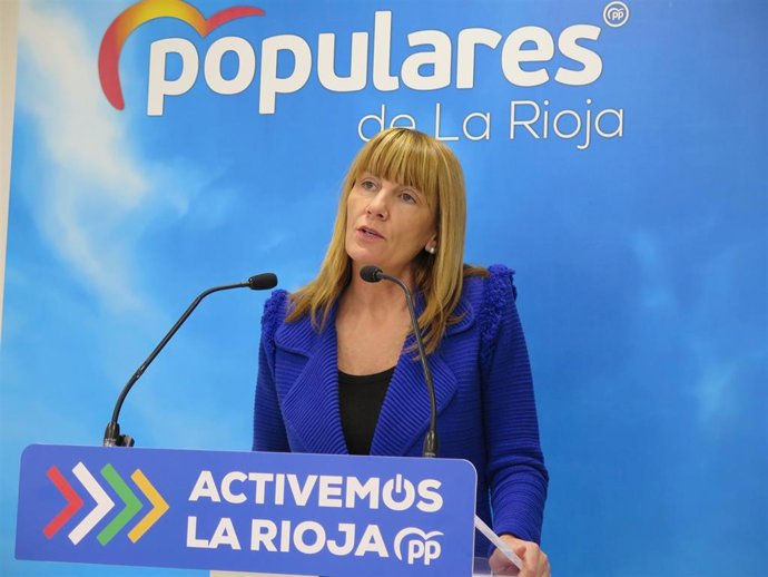 La senadora del Partido Popular de La Rioja, Ana Lourdes González, en comparecencia de prensa