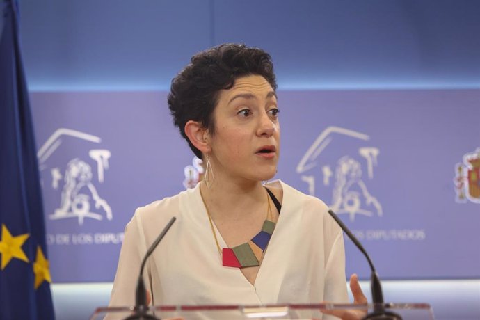 La portavoz parlamentaria de Unidas Podemos, Aina Vidal, interviene en una rueda de prensa posterior a una Mesa del Congreso de los Diputados, en Madrid (España), a 9 de marzo de 2021.