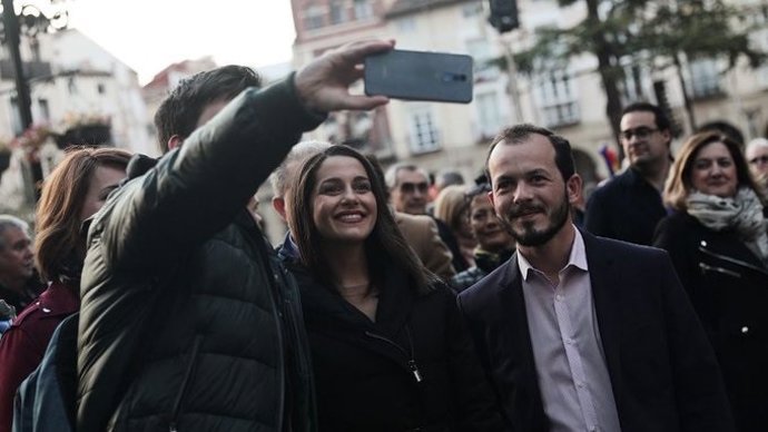 El coordinador autonómico de Ciudadanos, Pablo Baena, con la presidenta de Ciudadanos, Inés Arrimadas