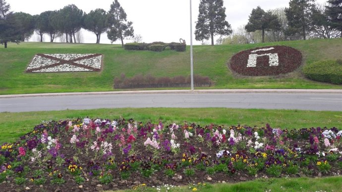 El Ayuntamiento planta alrededor de 45.600 flores para dar la bienvenida a la primavera