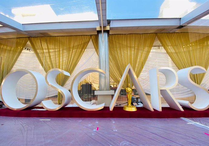 Archivo - 07 February 2020, US, Los Angeles: A general view of the red carpet being set up at the Dolby Theater venue during preparation for the 92nd Academy Awards Oscars 2020, which will be held on 10 February 2020. Photo: Jennifer Graylock/PA Wire/dpa
