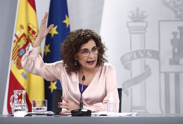La ministra portavoz y ministra de Hacienda, María Jesús Montero, interviene en rueda de prensa posterior al Consejo de Ministros celebrado en Moncloa, a 16 de marzo de 2021. 