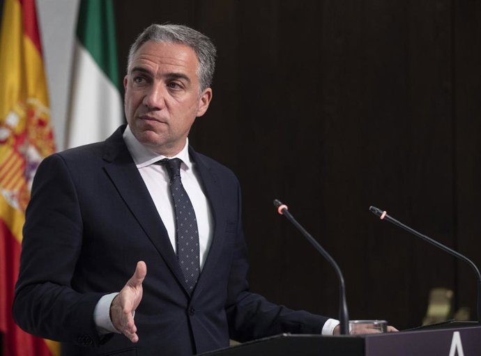 El consejero de la Presidencia, Elías Bendodo, durante la rueda de prensa posterior a la reunión del consejo de Gobierno de la Junta de Andalucía. En Sevilla (Andalucía, España), a 16 de marzo de 2021.