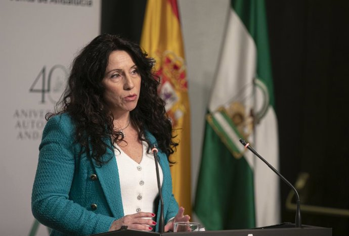 Archivo - La consejera de Igualdad, Políticas Sociales y Conciliación, Rocío Ruiz, durante su intervención en la rueda de prensa posterior a la reunión del Consejo de Gobierno de la Junta de Andalucía. En el Palacio de San Telmo, Sevilla (Andalucía, Esp