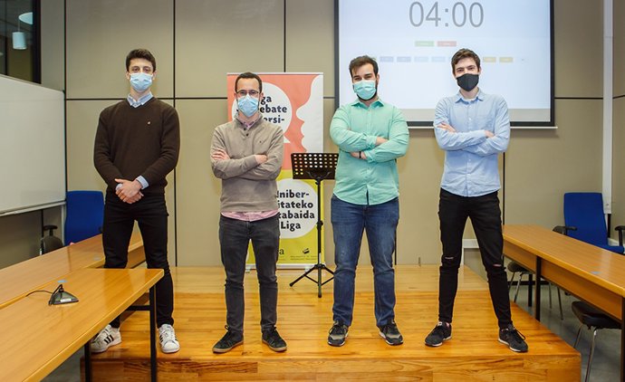 Equipo ganador. De izda. A dcha., Christian Artola, Rodrigo Arvizu, Luis Echarte y Nicolás De Augusto.