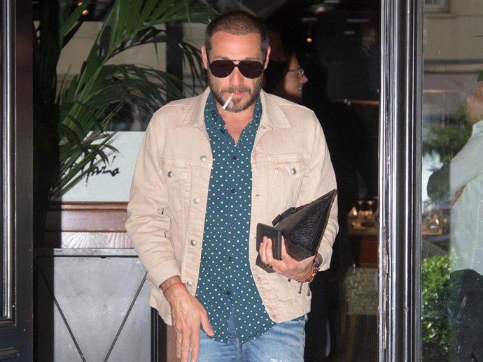 Archivo - Rocío Flores disfruta de un día junto a su padre después de cumplir con la cuarentena tras su participación en 'Supervivientes 2020'