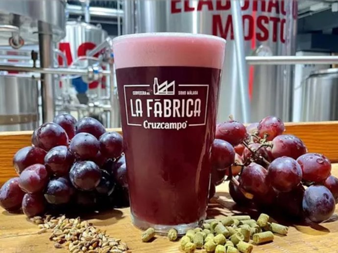 Cruzampo lanza una cerveza que recuerda, y mucho, al vino tinto