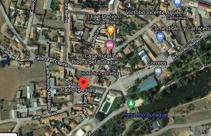 Una octogenaria acaba en el hospital afectada por inhalación de humo tras el incendio de su casa en El Robledo