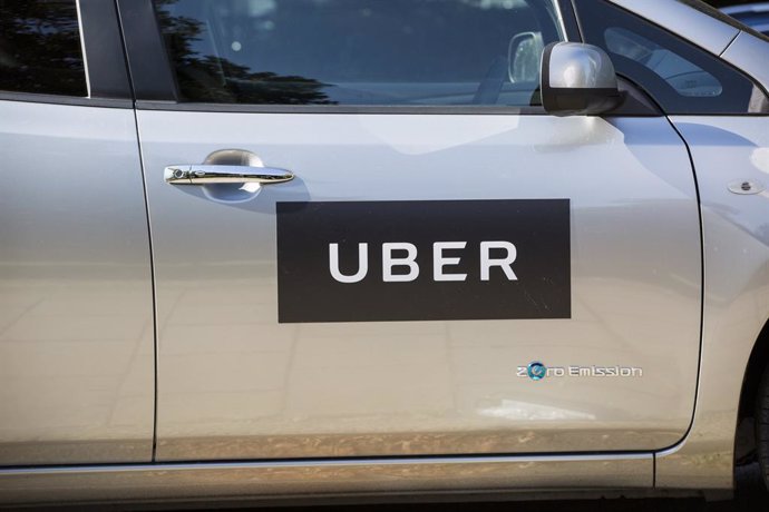Archivo - FILED - 31 August 2016, England, London: The ride-hailing company Uber has been refused a new licence to operate in London over safety and security concerns. Photo: Laura Dale/PA Wire/dpa