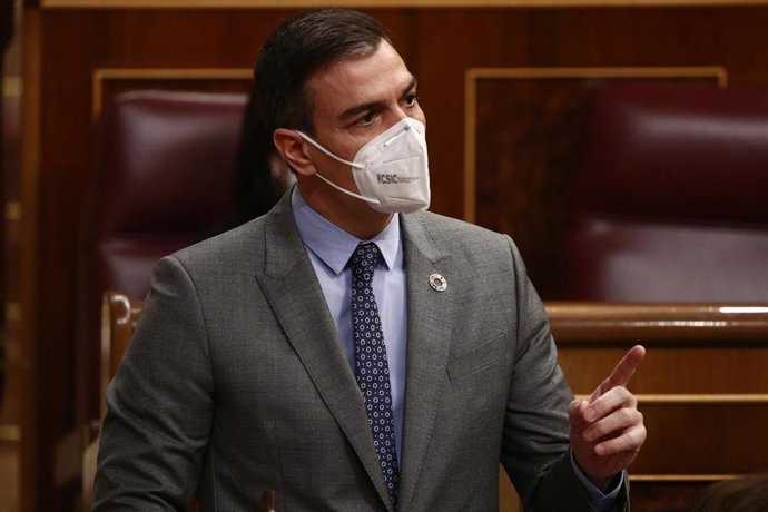 El presidente del Gobierno, Pedro Sánchez, interviene durante una sesión de Control al Gobierno celebrada en el Congreso de los Diputados, en Madrid, (España), a 17 de febrero de 2021. El pleno, en medio de las discrepancias entre el PSOE y Unidas Podem