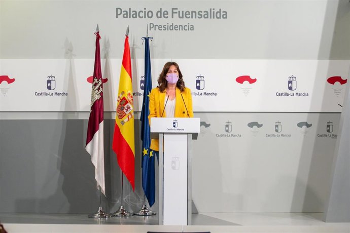 La Consejera De Igualdad Y Portavoz Del Gobierno Regional, Blanca Fernández Comparece En Rueda De Prensa En El Palacio De Fuensalida, Para Informar Sobre Los Acuerdos Del Consejo De Gobierno.