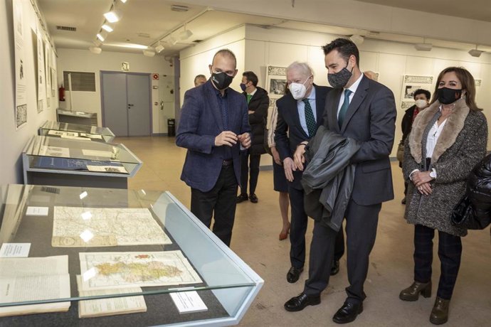 Exposición sobre las infraestructuras de Burgos en 1921.