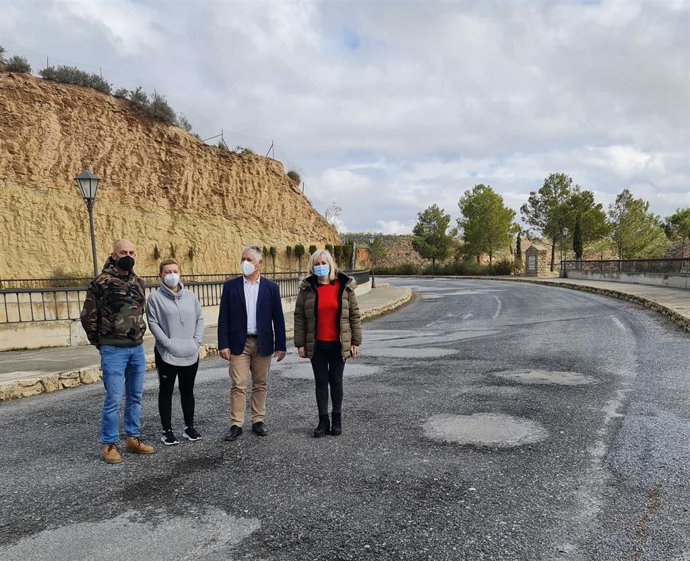 Visita del diputado de Obras Públicas y Vivienda, José María Villegas, a La Peza (Granada)