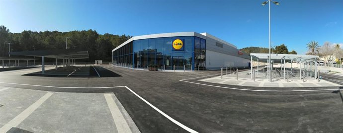 Lidl abre una nueva tienda en Peguera, que supondrá la creación de 25 puestos de trabajo.
