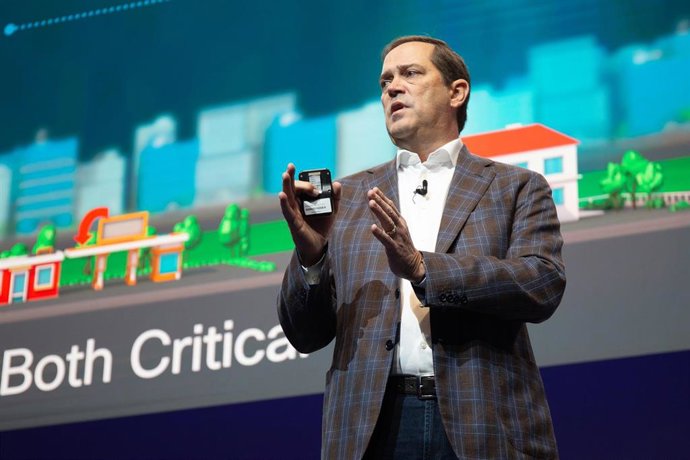 Archivo - El consejero delegado de Cisco Chuck Robbins durante su ponencia en el Mobile World Congress Barcelona - MWC 2019. 