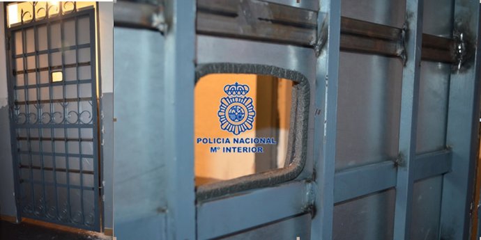 Puerta metálica de gran grosor colocada en el narcopiso desarticulado en León.