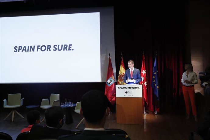 Archivo - El Rey Felipe VI durante la presentación de la campaña 'Spain for Sure', organizada por España Global, el Foro de Marcas Renombradas, la Cámara de Comercio y la CEOE, en el Museo del Prado el 18 de junio de 2020