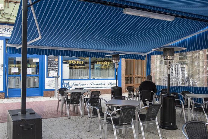 Archivo - Un bar en plena pandemia