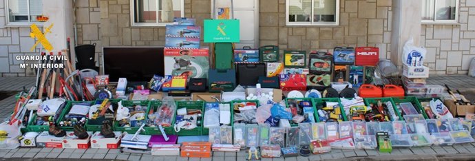 Material ocupado al detenido.