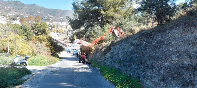 Accidente de dos parapentistas en Almuñécar (Granada)