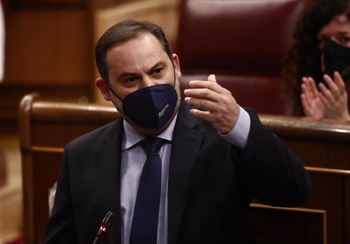 El ministro de Transportes y secretario de Organización del PSOE, Jose Luis Ábalos, interviene durante una sesión de Control al Gobierno en el Congreso de los Diputados, en Madrid, (España), a 17 de marzo de 2021. La oposición pregunta hoy al Gobierno s