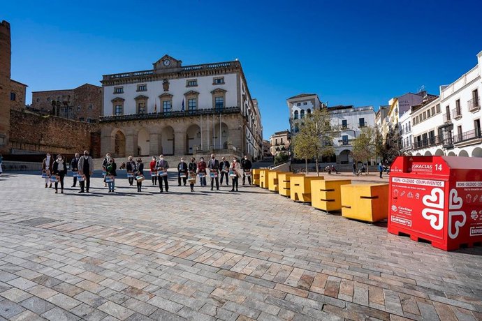Cáritas abrirá en Cáceres a finales de abril la primera tienda de ropa de segunda mano en Extremadura