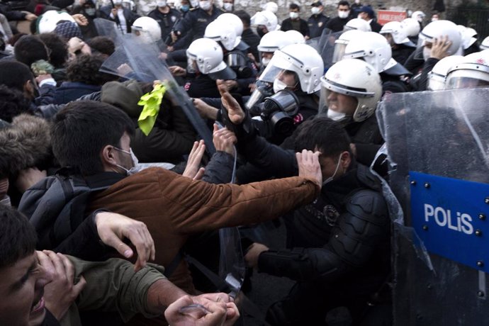 Protestas contra el Gobierno de Turquía en la Universidad Bogazici de Estambul.