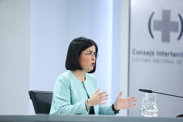La ministra de Sanidad, Carolina Darias, ofrece una rueda de prensa tras la reunión del Consejo Interterritorial de Salud, en Madrid (España), a 17 de marzo de 2021. 