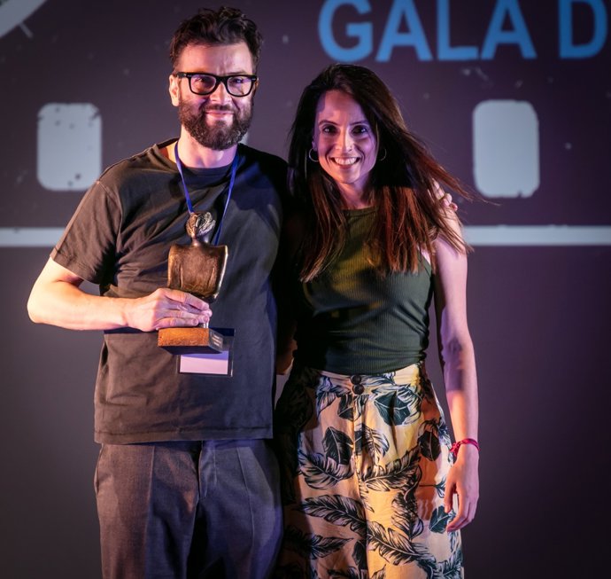 Archivo - Filipe Melo, con el premio del Festival Ibérico de Cine de Badajoz