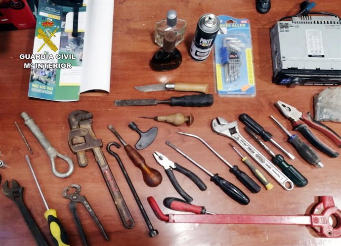 Objetos intervenidos por la Guardia Civil al presunto ladrón