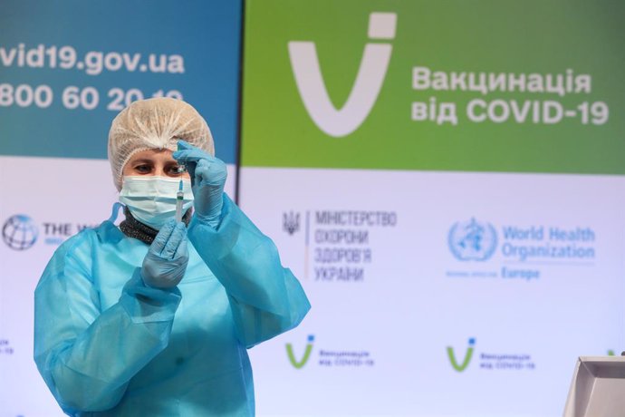 Campaña de vacunación contra el coronavirus en Kiev