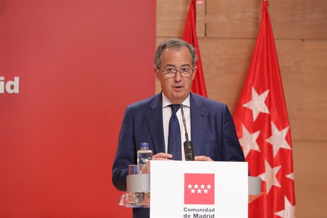 El consejero de Educación en la Comunidad de Madrid y portavoz regional, Enrique Ossorio, interviene durante una rueda de prensa tras la reunión del Consejo de Gobierno, en la Real Casa de Correos, Madrid (España), a 17 de marzo de 2021. 